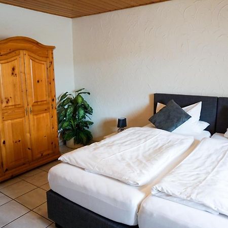 Hotel Zur Schlemmerscheune Weilerbach Buitenkant foto