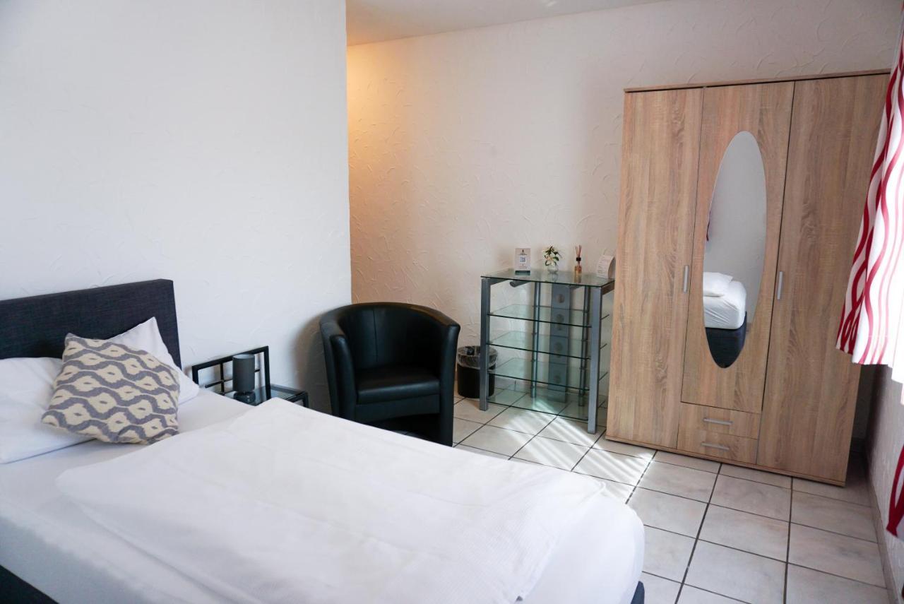 Hotel Zur Schlemmerscheune Weilerbach Buitenkant foto