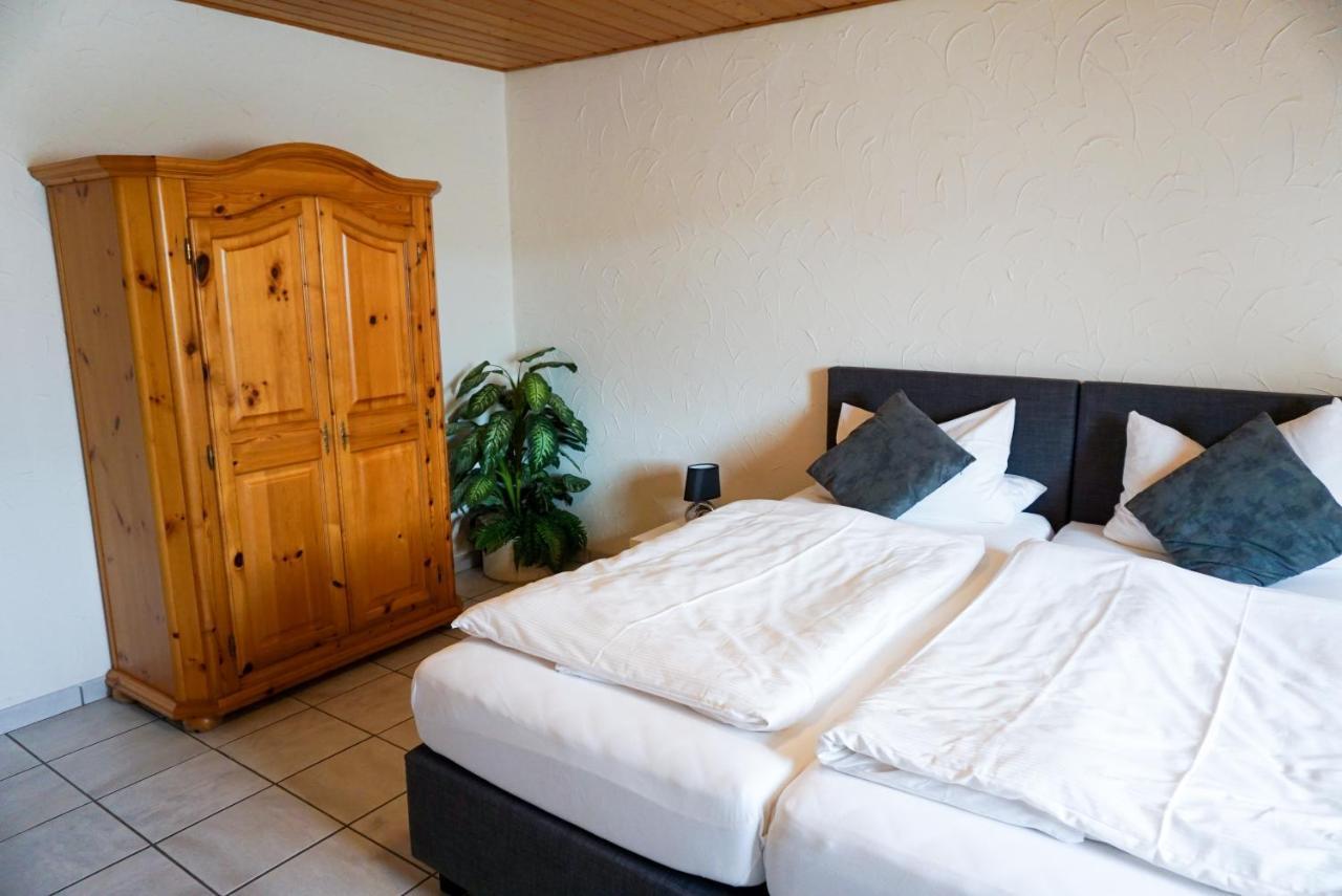 Hotel Zur Schlemmerscheune Weilerbach Buitenkant foto