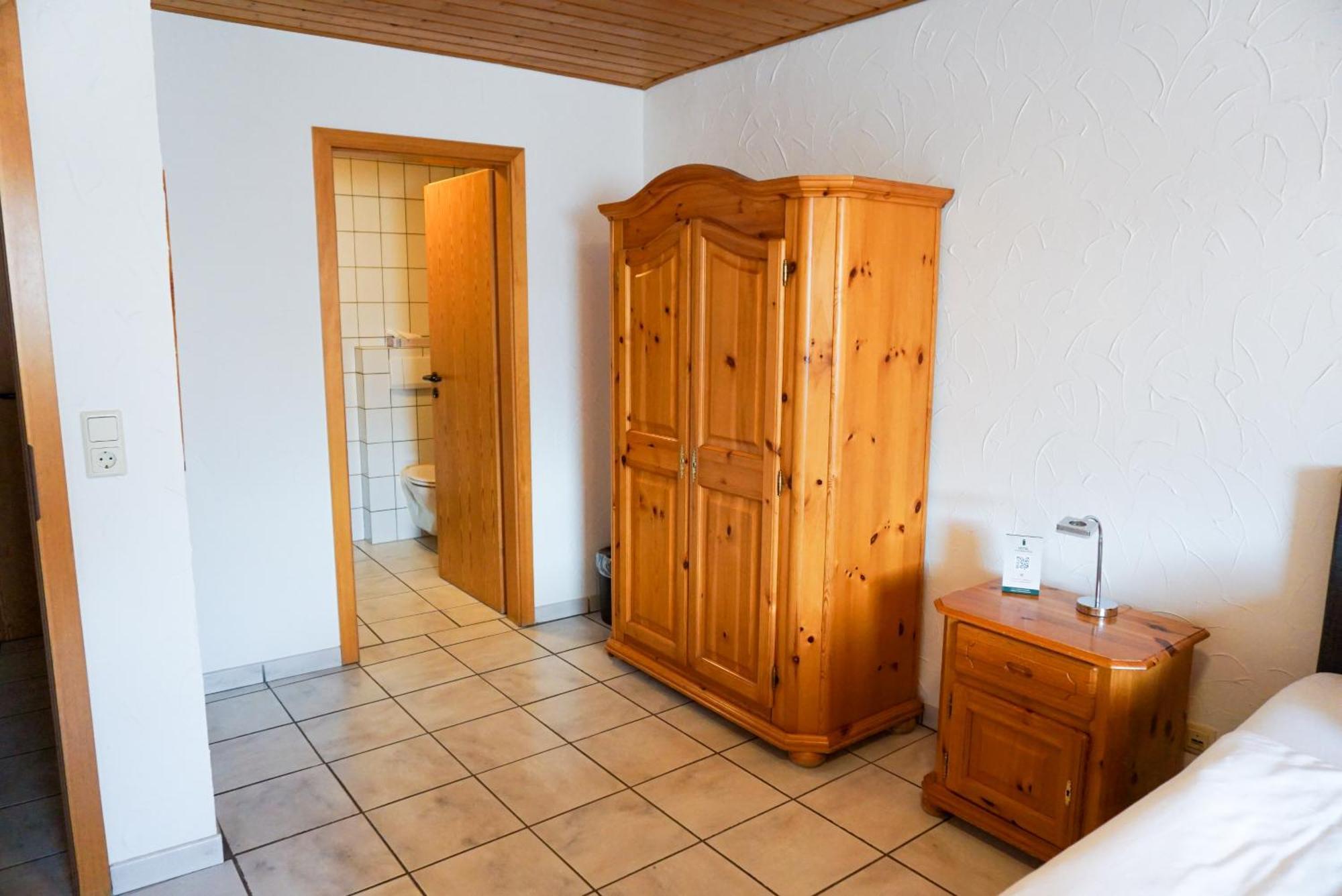 Hotel Zur Schlemmerscheune Weilerbach Buitenkant foto